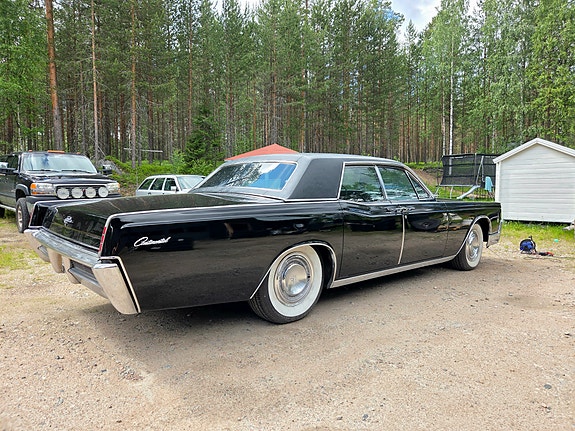 Lincoln Continental 5 of 5