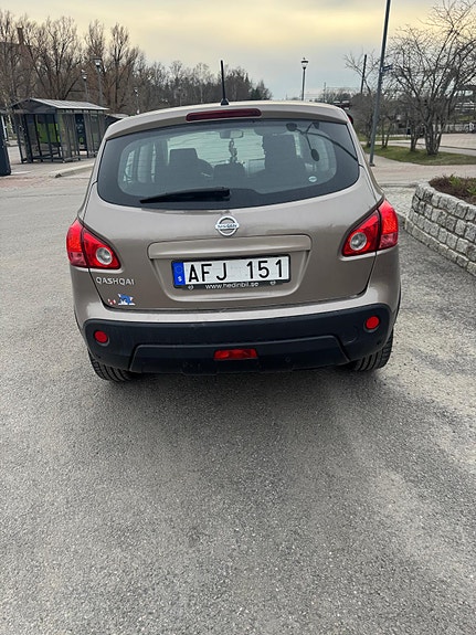 Nissan Qashqai 2 of 5