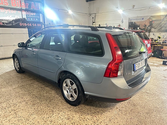 Volvo V50 4 of 5