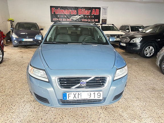 Volvo V50 2 of 5