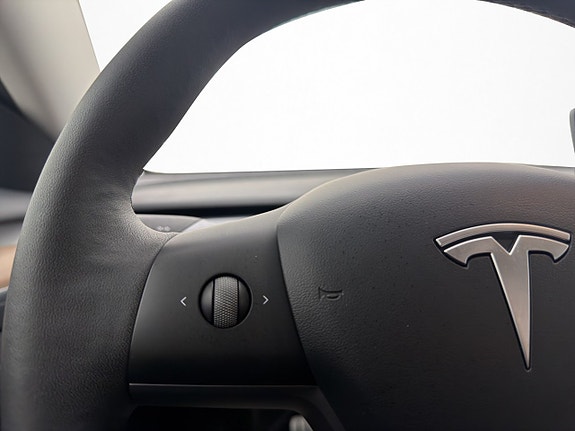Tesla Model 3 14 of 30
