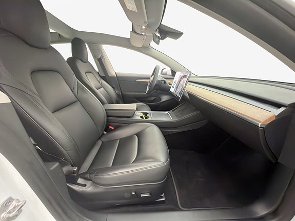 Tesla Model 3 25 of 30
