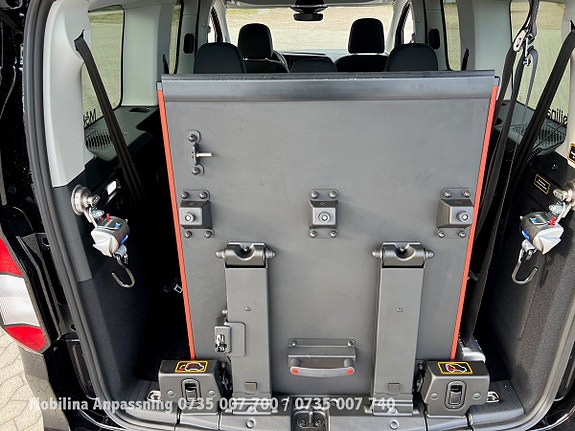 Ford Connect Tourneo 12 of 30