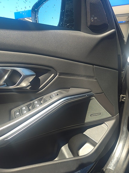 BMW 330d 7 of 23