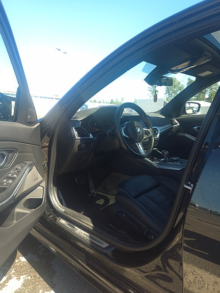 BMW 330d 6 of 23
