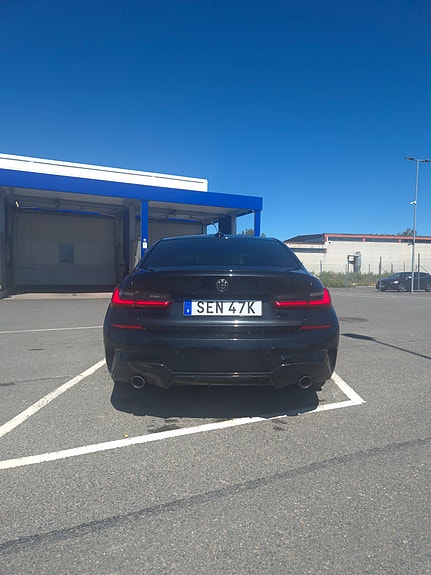 BMW 330d 5 of 5