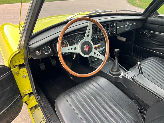 MG MGB 10 of 13