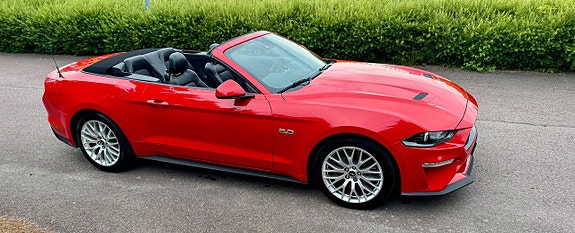 Ford Mustang 2 of 5