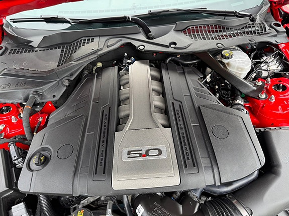 Ford Mustang 6 of 10
