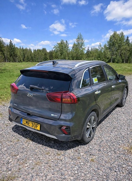 Kia Niro 2 of 3