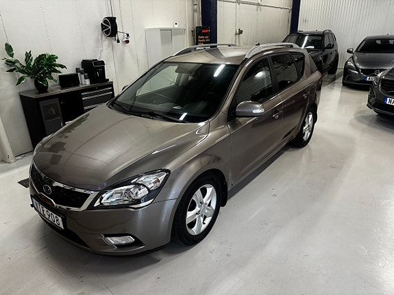 Kia Ceed 3 of 5