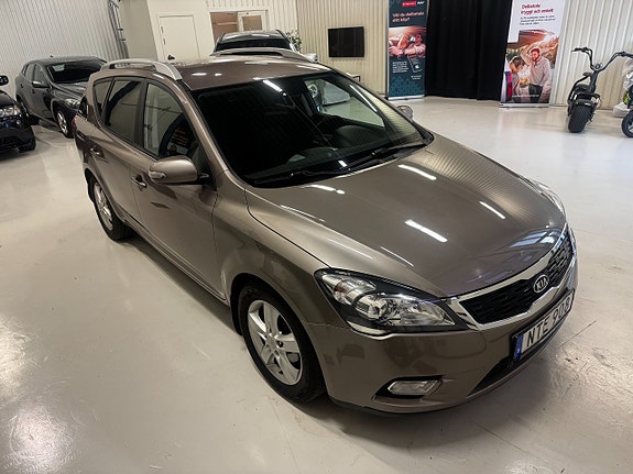 Kia Ceed 2 of 5