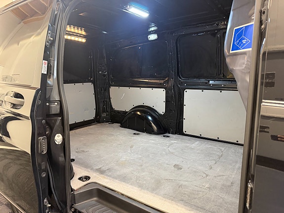 Mercedes-Benz Vito 119 13 of 30
