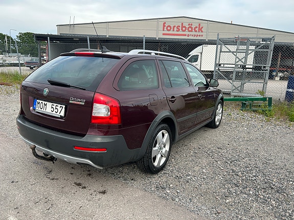 Skoda Octavia Scout 4 of 5