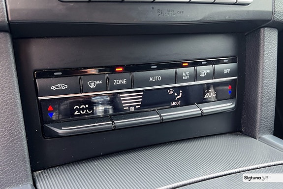 Mercedes-Benz E220 20 of 30