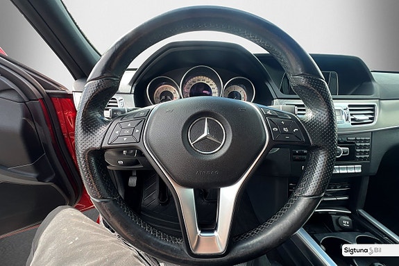 Mercedes-Benz E220 17 of 30
