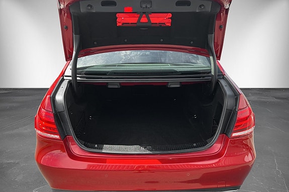 Mercedes-Benz E220 10 of 30