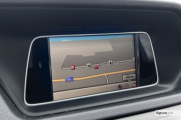Mercedes-Benz E220 25 of 30