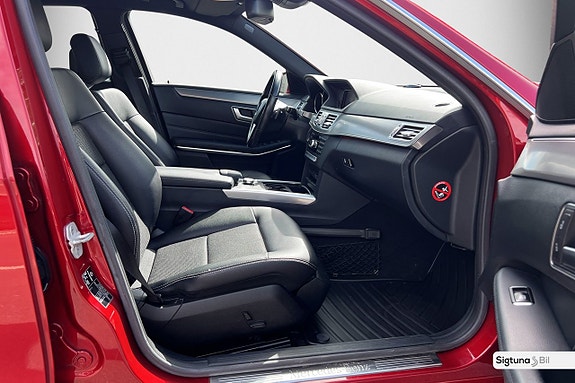 Mercedes-Benz E220 12 of 30