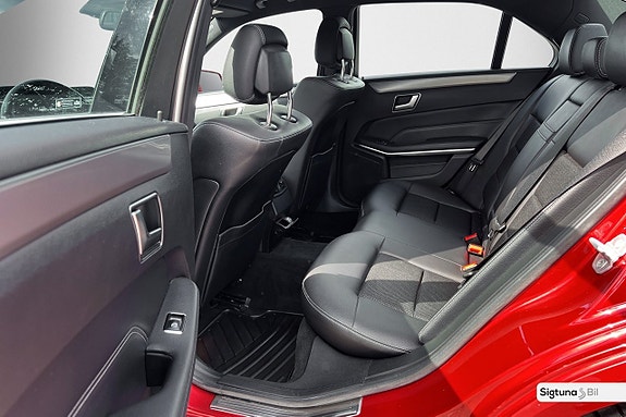 Mercedes-Benz E220 9 of 30