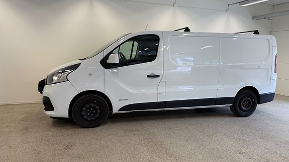 Nissan NV300 7 of 18