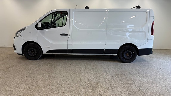 Nissan NV300 6 of 18