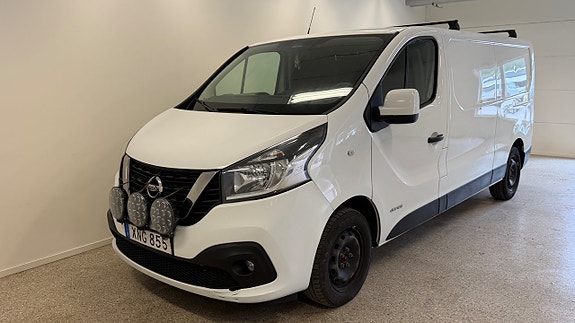 Nissan NV300 10 of 18