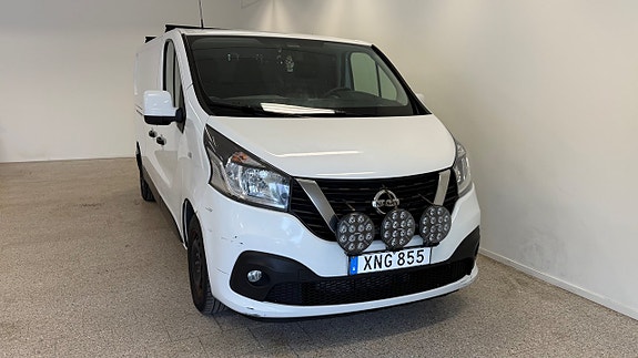 Nissan NV300 11 of 18