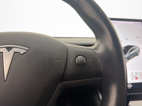 Tesla Model 3 26 of 30