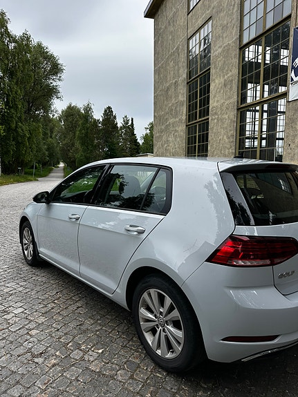 Volkswagen Golf VII 4 of 5