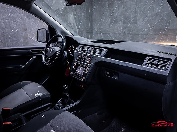 Volkswagen Caddy Maxi 14 of 29