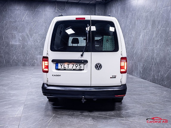 Volkswagen Caddy Maxi 6 of 29