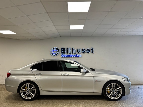 BMW 520i 2 of 5