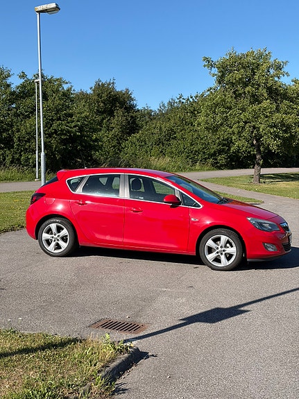 Opel Astra 2 of 5