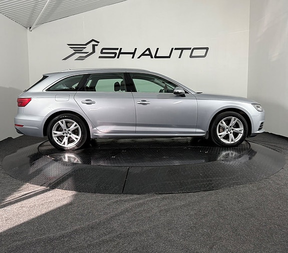 Audi A4 4 of 22