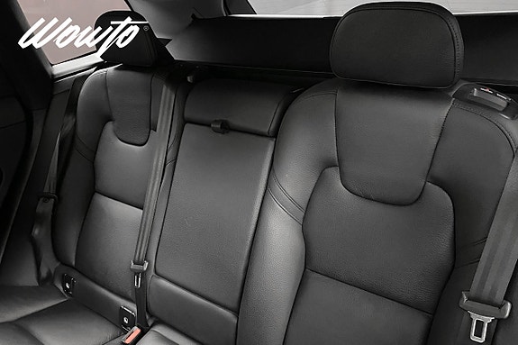 Volvo XC60 12 of 23