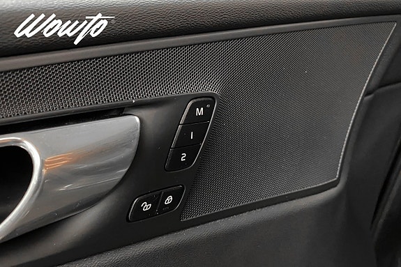 Volvo XC60 10 of 23