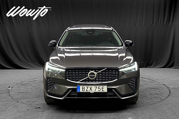 Volvo XC60 2 of 23