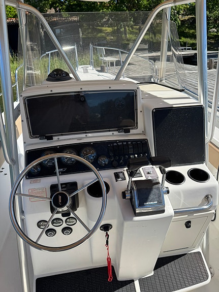 Boston Whaler Outrage 26 – dubbla Mercury 225 hk, 2000 6 of 7