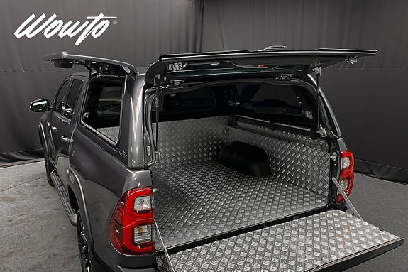 Toyota HiLux 24 of 25