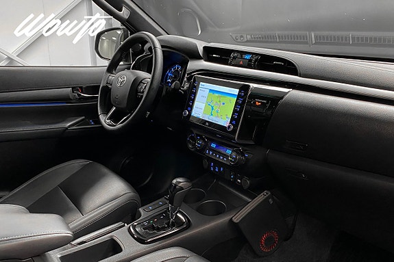 Toyota HiLux 14 of 25