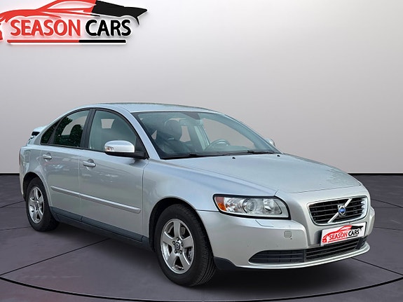 Volvo S40 3 of 5