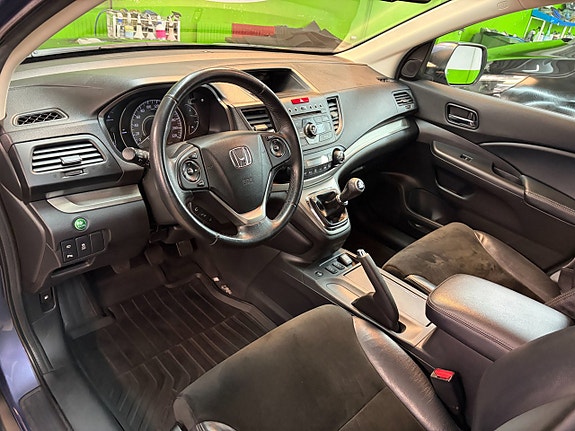 Honda CR-V 25 of 30