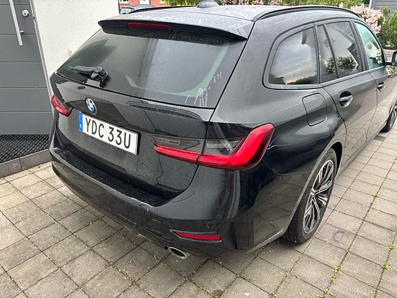 BMW 330i 5 of 6