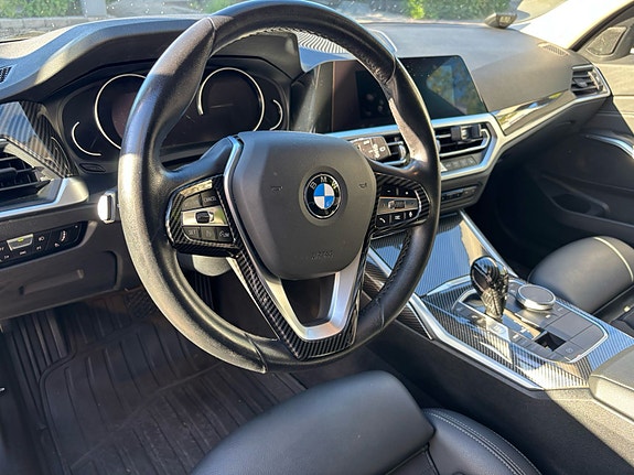 BMW 330i 6 of 6