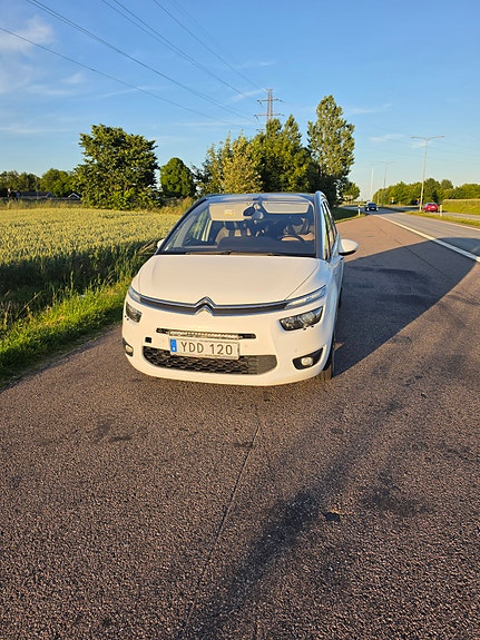 Citroen Grand C4 Picasso 2 of 5