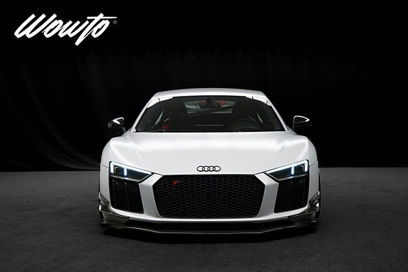 Audi R8 2 of 5