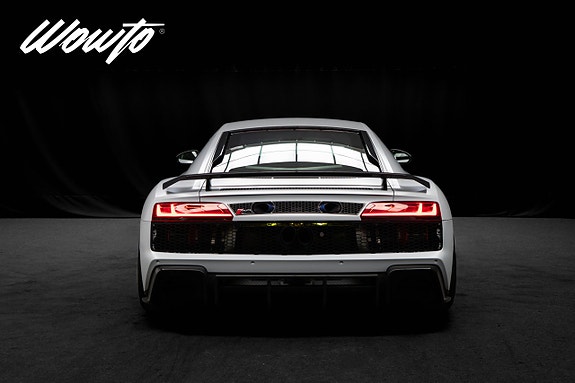 Audi R8 6 of 24
