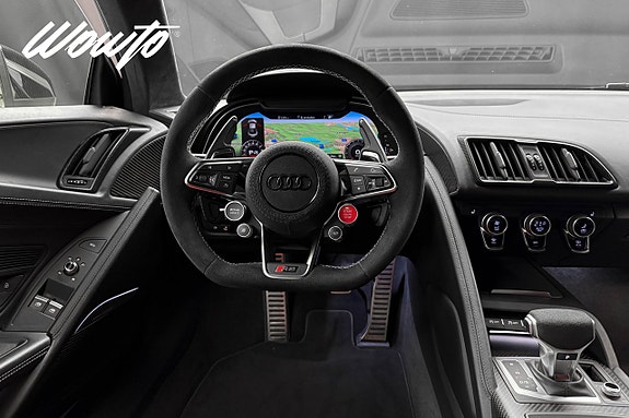 Audi R8 18 of 24