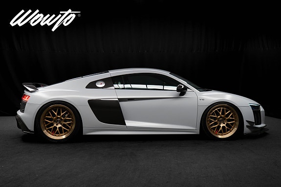 Audi R8 3 of 5
